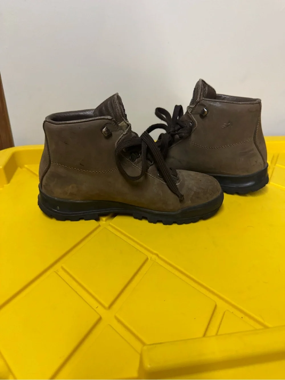 Vasque Gore-Tex Brown Leather Hiking Trail Boots Men’s Size 6
